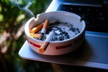 Fumatul si implantul dentar – ce trebuie sa stii?